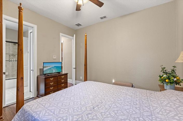 Image No.26-5 Bed House for sale