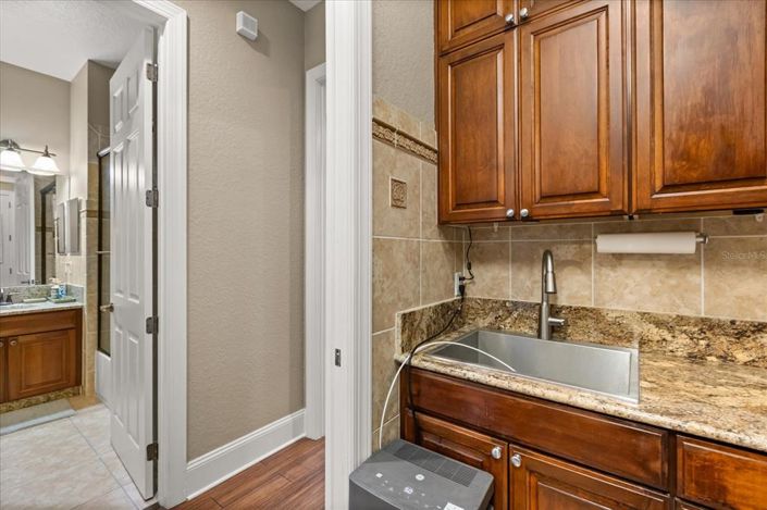 Image No.29-5 Bed House for sale