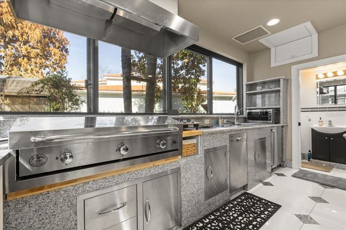 Image No.30-5 Bed House for sale