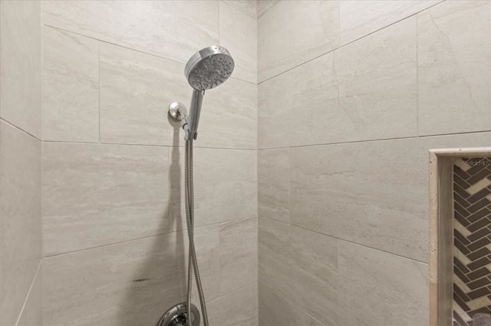 Image No.45-5 Bed House for sale