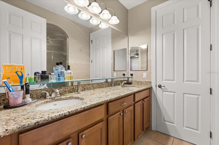 Image No.50-5 Bed House for sale