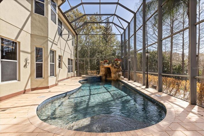 Image No.53-5 Bed House for sale