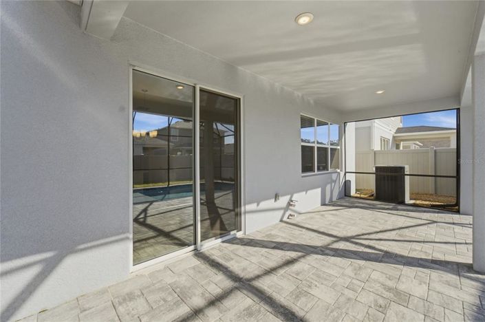 Image No.15-4 Bed House for sale