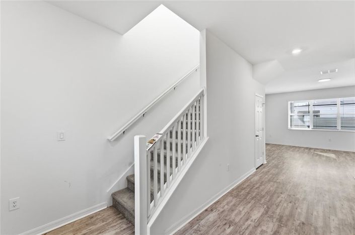 Image No.2-4 Bed House for sale