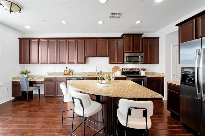 Image No.12-3 Bed Townhouse for sale