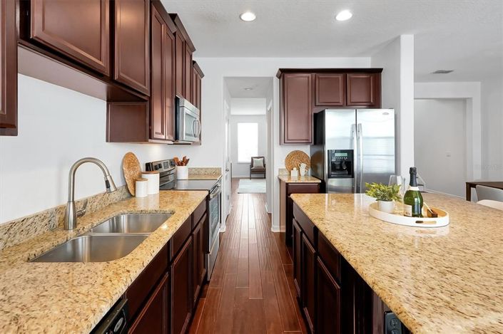 Image No.13-3 Bed Townhouse for sale