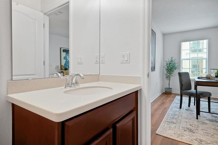 Image No.37-3 Bed Townhouse for sale