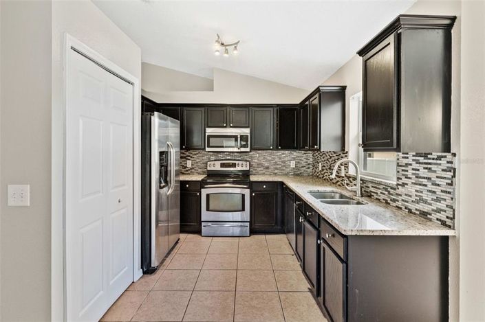 Image No.6-3 Bed House for sale