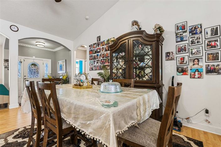 Image No.10-4 Bed House for sale