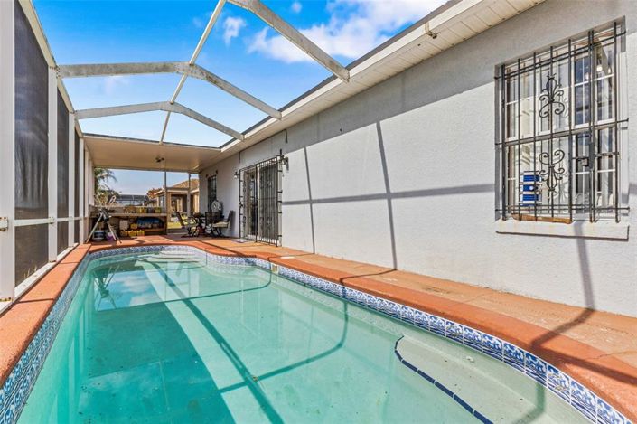 Image No.24-4 Bed House for sale