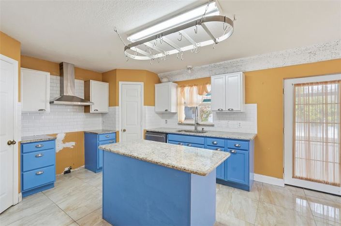 Image No.16-4 Bed House for sale