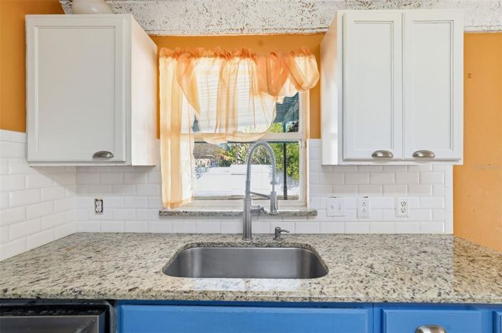 Image No.18-4 Bed House for sale