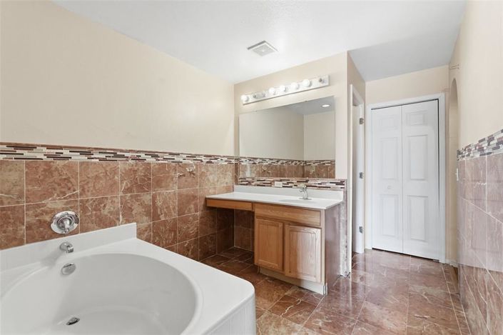 Image No.25-4 Bed House for sale