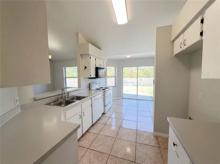 Image No.8-3 Bed House for sale