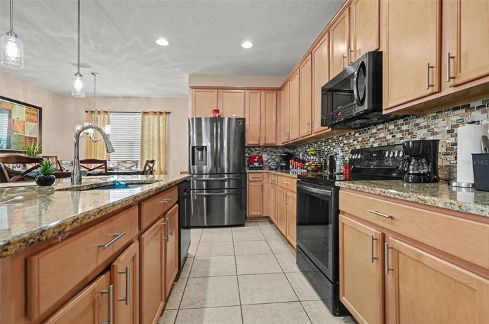 Image No.8-4 Bed House for sale