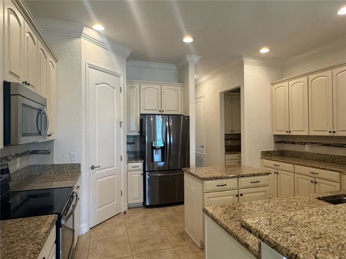 Image No.10-5 Bed House for sale