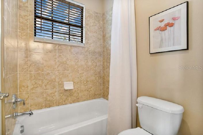 Image No.18-5 Bed House for sale