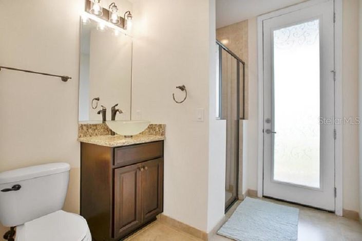 Image No.19-5 Bed House for sale