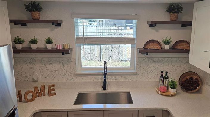 Image No.10-3 Bed House for sale