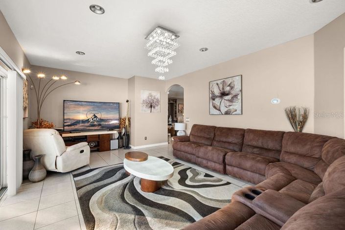 Image No.11-5 Bed House for sale