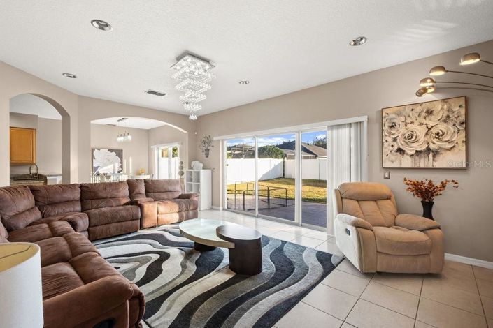 Image No.12-5 Bed House for sale