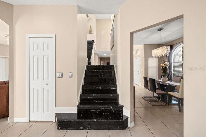 Image No.21-5 Bed House for sale