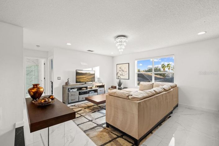 Image No.24-5 Bed House for sale