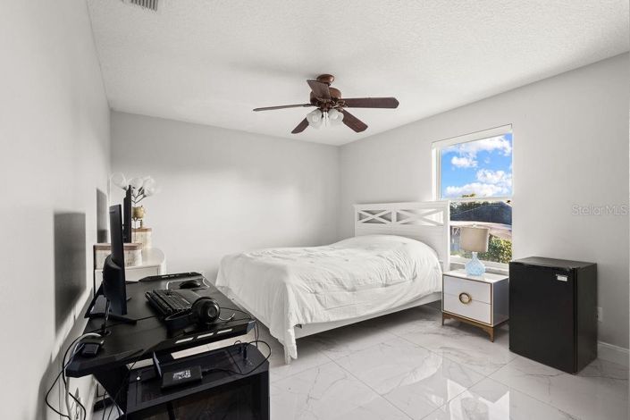 Image No.35-5 Bed House for sale