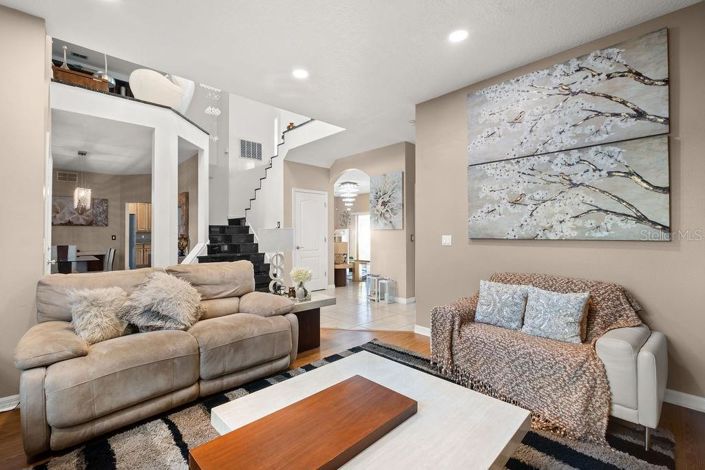 Image No.7-5 Bed House for sale