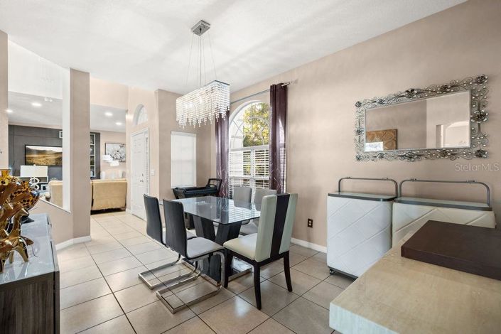 Image No.9-5 Bed House for sale