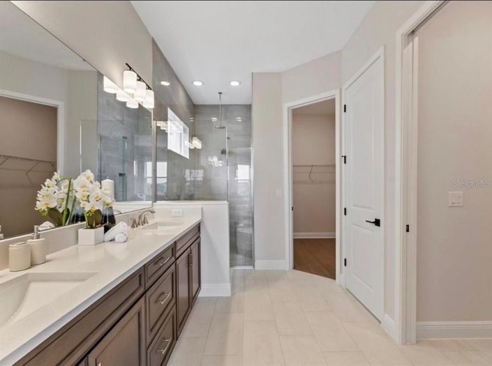 Image No.10-5 Bed House for sale