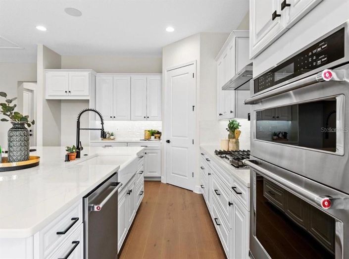 Image No.4-5 Bed House for sale