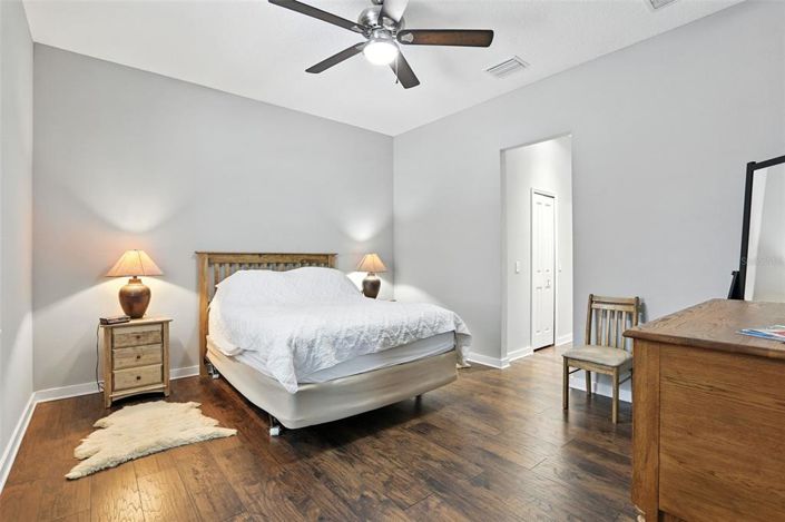 Image No.17-4 Bed House for sale