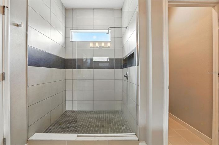 Image No.21-4 Bed House for sale