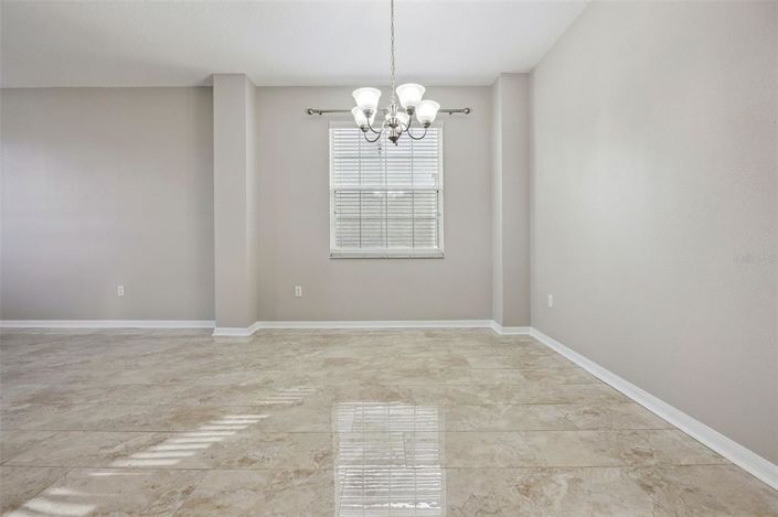 Image No.17-4 Bed House for sale