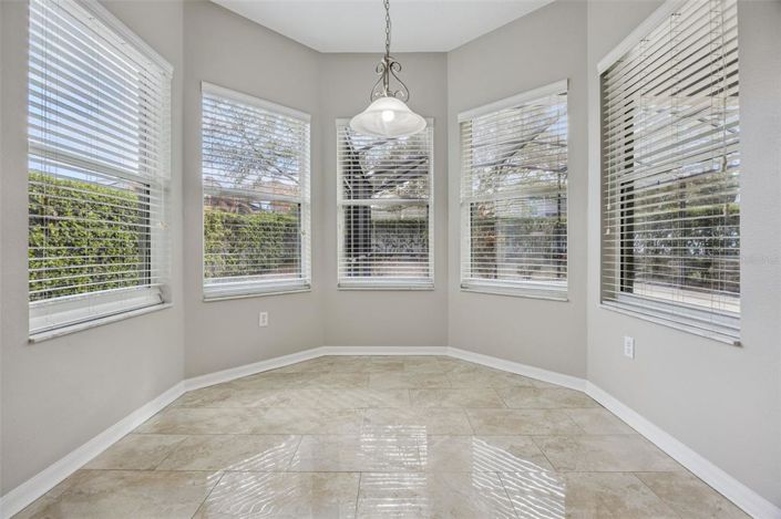 Image No.18-4 Bed House for sale