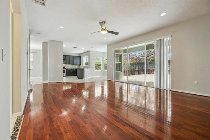 Image No.25-4 Bed House for sale