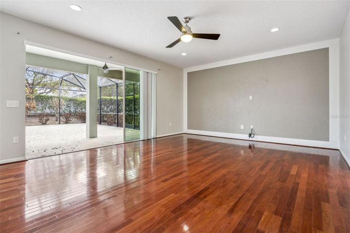 Image No.26-4 Bed House for sale