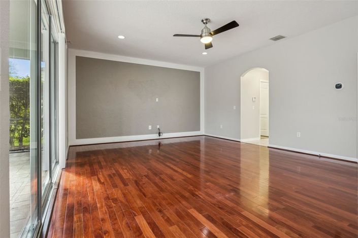 Image No.28-4 Bed House for sale