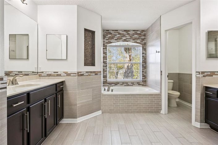 Image No.40-4 Bed House for sale