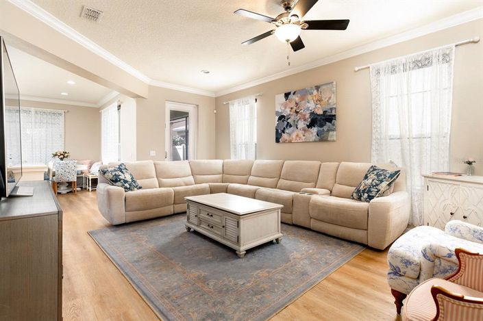 Image No.6-4 Bed House for sale