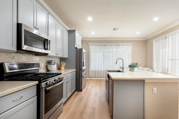 Image No.9-4 Bed House for sale