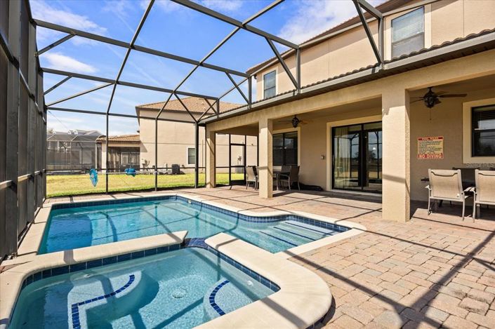 Image No.11-8 Bed House for sale