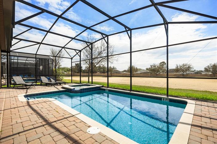 Image No.14-8 Bed House for sale