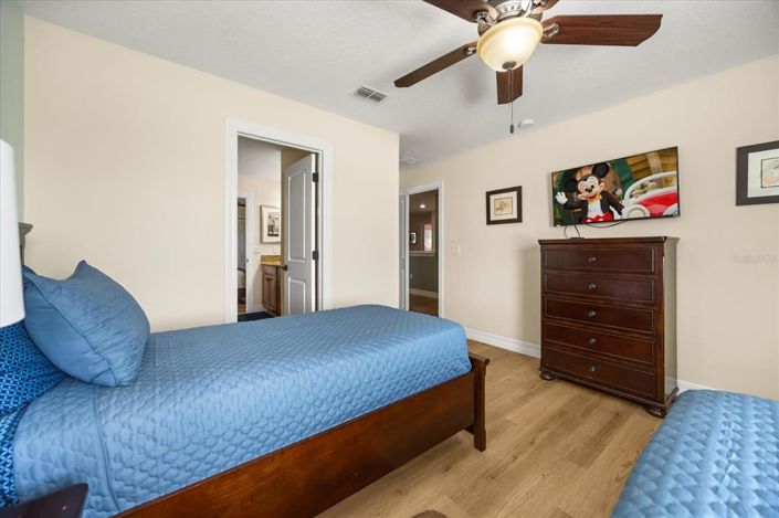 Image No.42-8 Bed House for sale