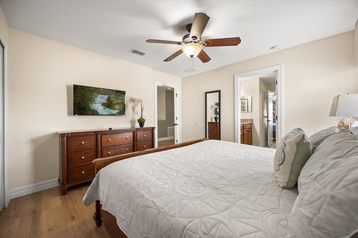 Image No.46-8 Bed House for sale