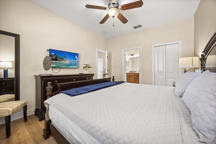 Image No.54-8 Bed House for sale