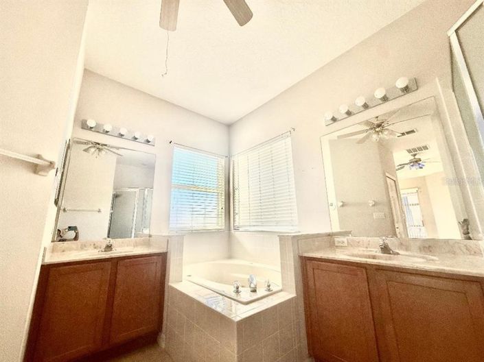 Image No.21-4 Bed House for sale