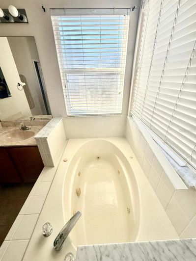 Image No.22-4 Bed House for sale