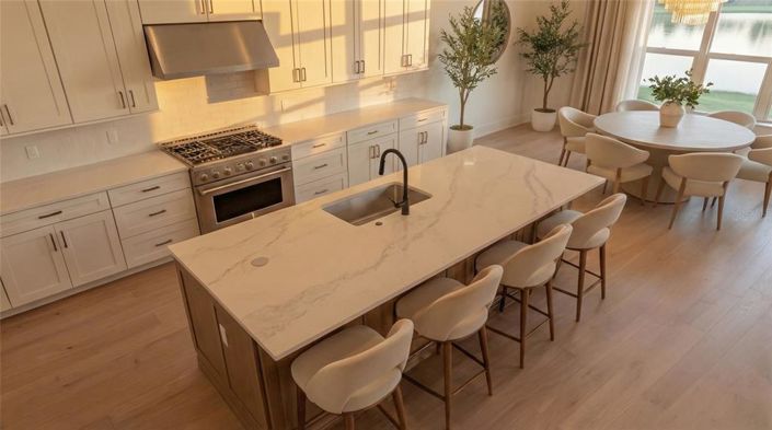 Image No.8-5 Bed House for sale